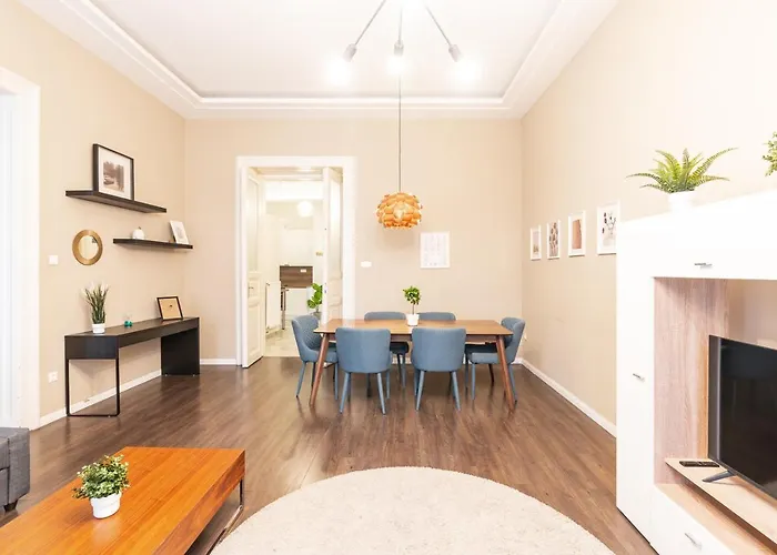 Spacious Luxury Apartment At The Heart Of Budapest