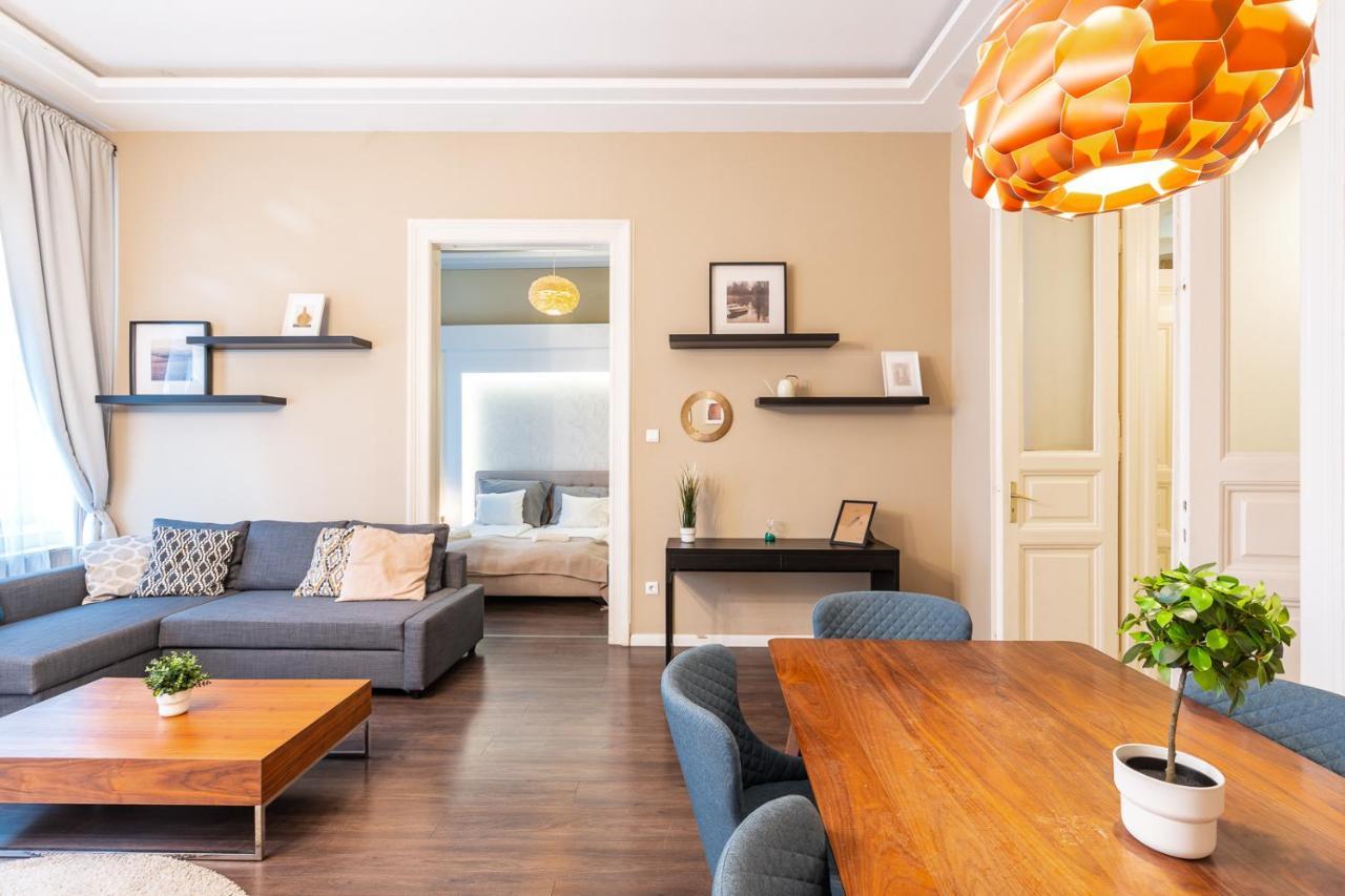 Apartment Spacious Luxury At The Heart Of
