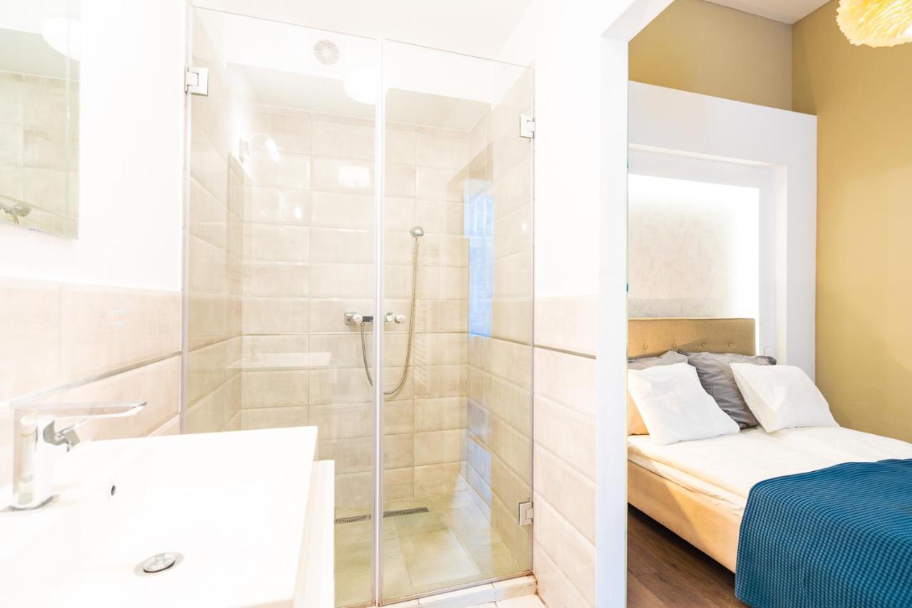 Spacious Luxury At The Heart Of Apartmán