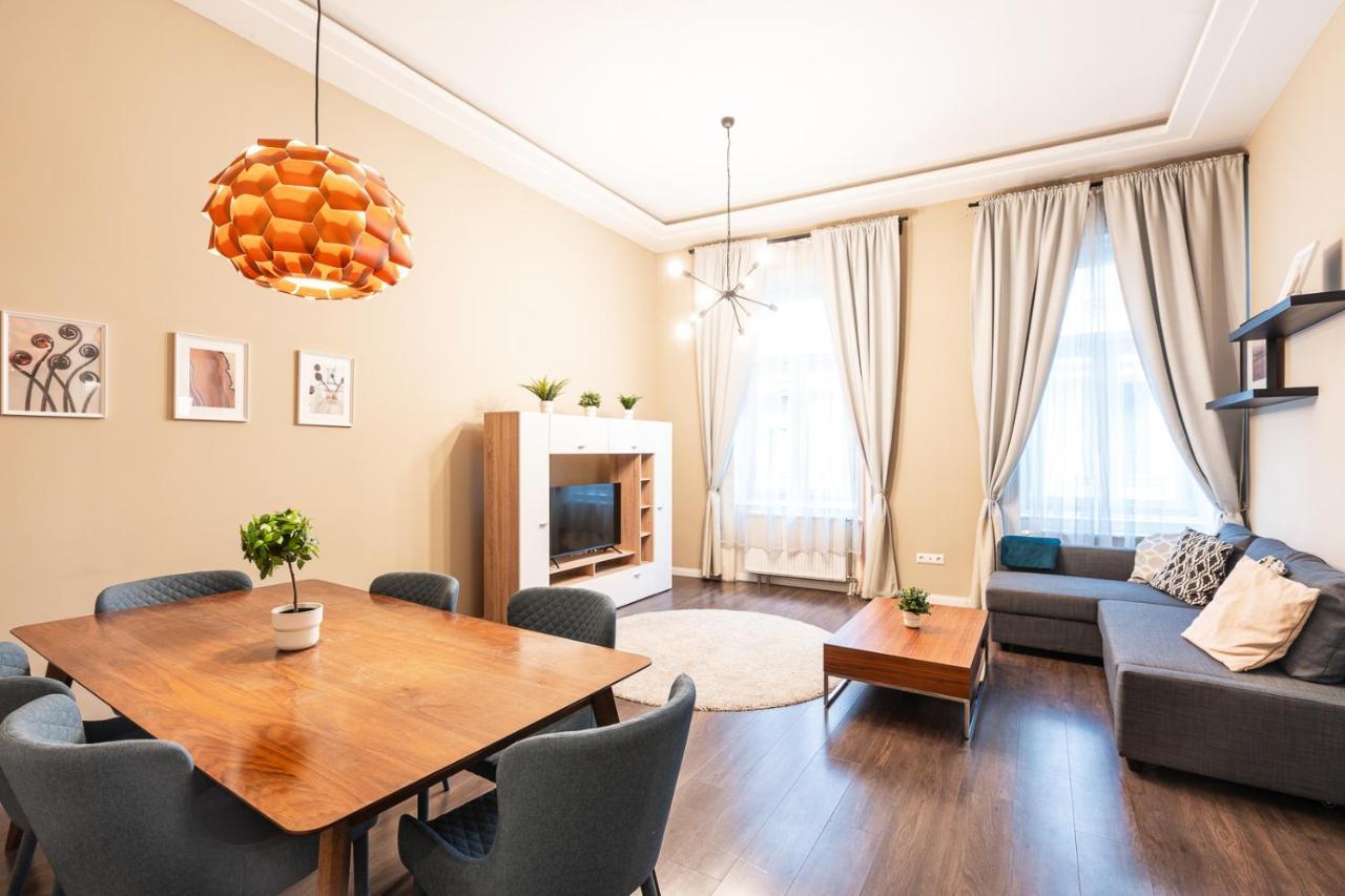 Apartment Spacious Luxury At The Heart Of